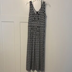 Ann Taylor Black and White Sleeveless V-Neck Sundress
